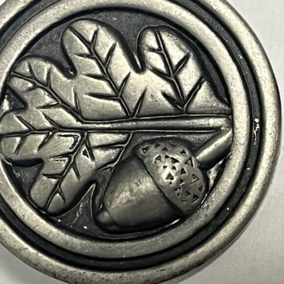 Acorn & Oak Leaf Pewter Sculpted Autumn Hat Lapel Vest Pin Round 1" - Picture 4 of 8